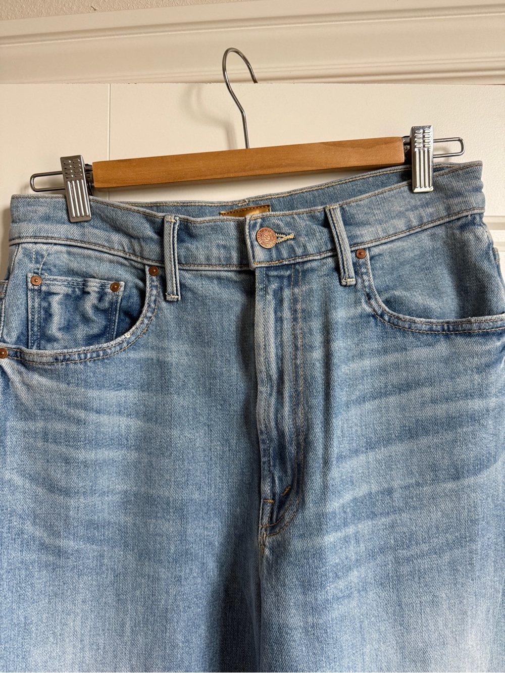 MOTHER The Lasso Sneak wide leg jeans - Picture 5 of 7